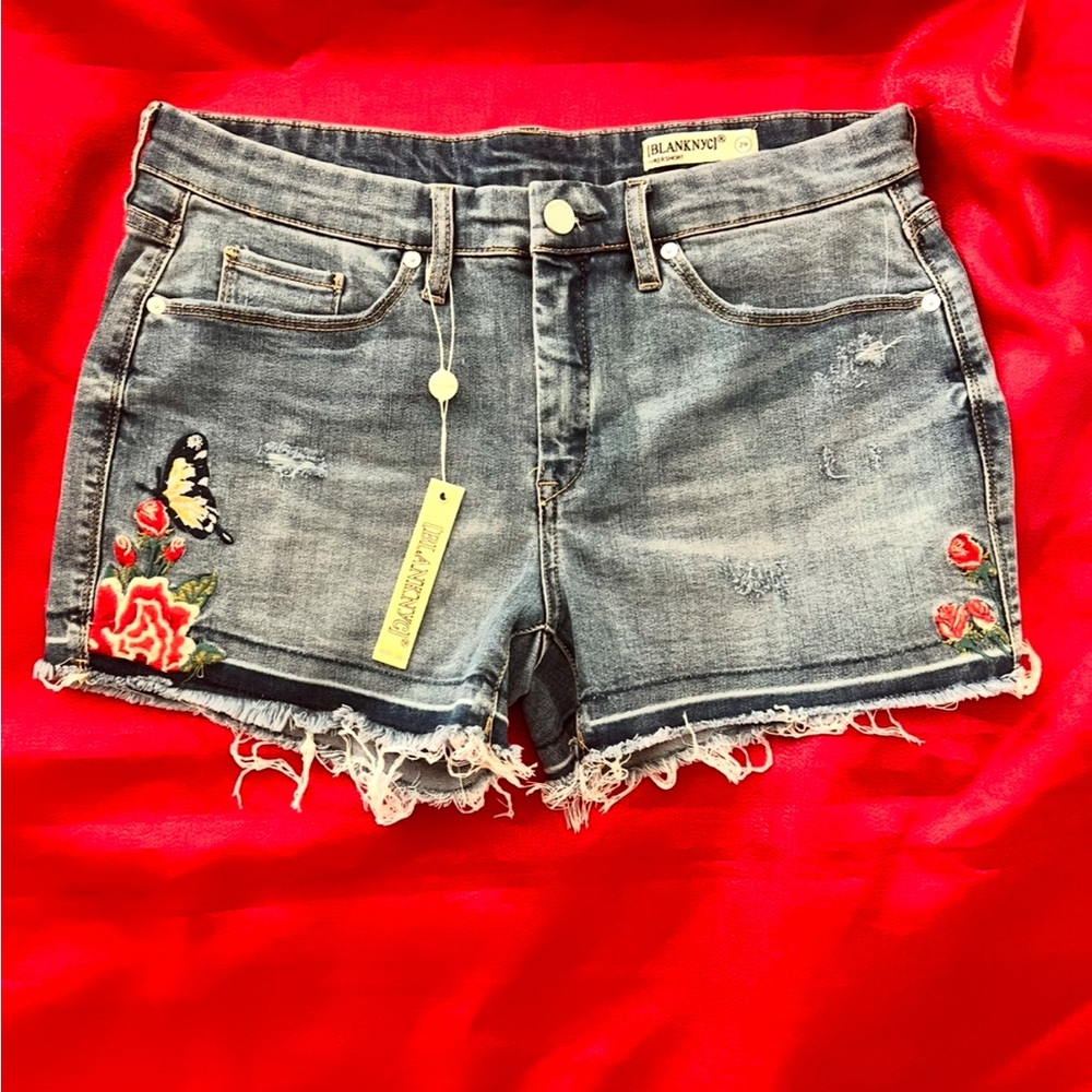 🌹Blank NYC Women's Blue Denim Shorts with Embroidery 🌹
